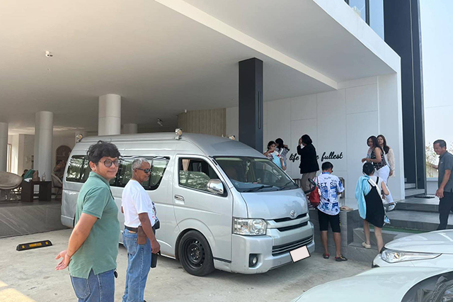 เช่ารถตู้ VIP พร้อมคนขับ กรุงเทพ โคราช
